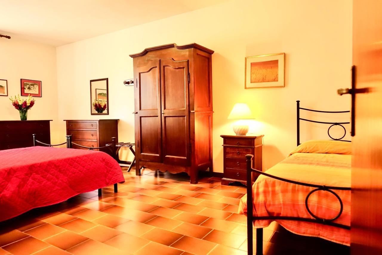 סוביצ'ילה Agriturismo Montioni מראה חיצוני תמונה