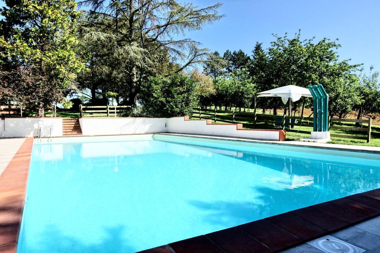 סוביצ'ילה Agriturismo Montioni מראה חיצוני תמונה